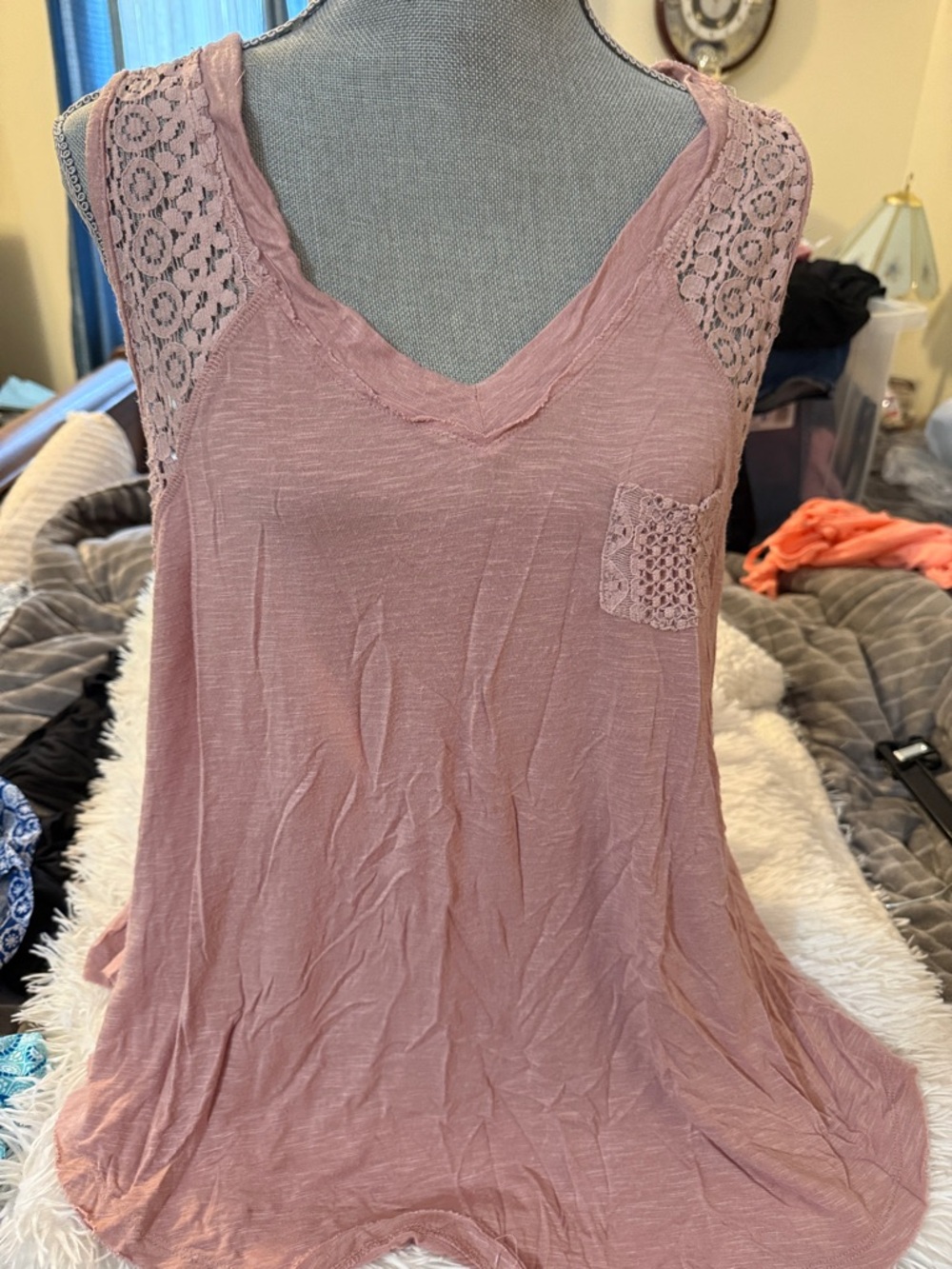 Sleeveless Lace-Trim V-Neck Tank Top - Dusty Rose